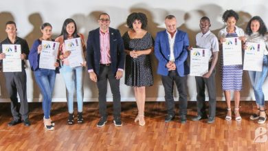 Photo of Diputado Hamlet Melo  premia a jóvenes altagracianos por quinto año consecutivo