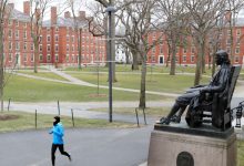 Photo of Harvard y MIT demandan a Washington por la nueva política de visas a alumnos