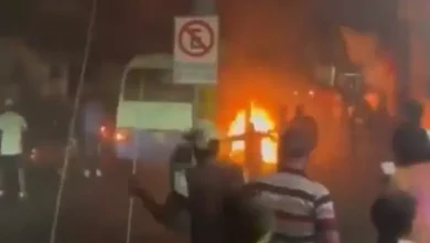 Photo of Se incendia autobús en medio de protesta por apagones en Cotuí