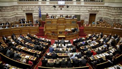 Photo of Grecia aprueba la ley que amplía a seis días la semana laboral y liberaliza los horarios