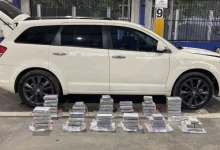Photo of Confiscan 61 paquetes cocaína, una mujer es arrestada