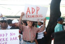Photo of «ADP criminal», padres protestan contra paro de docencia